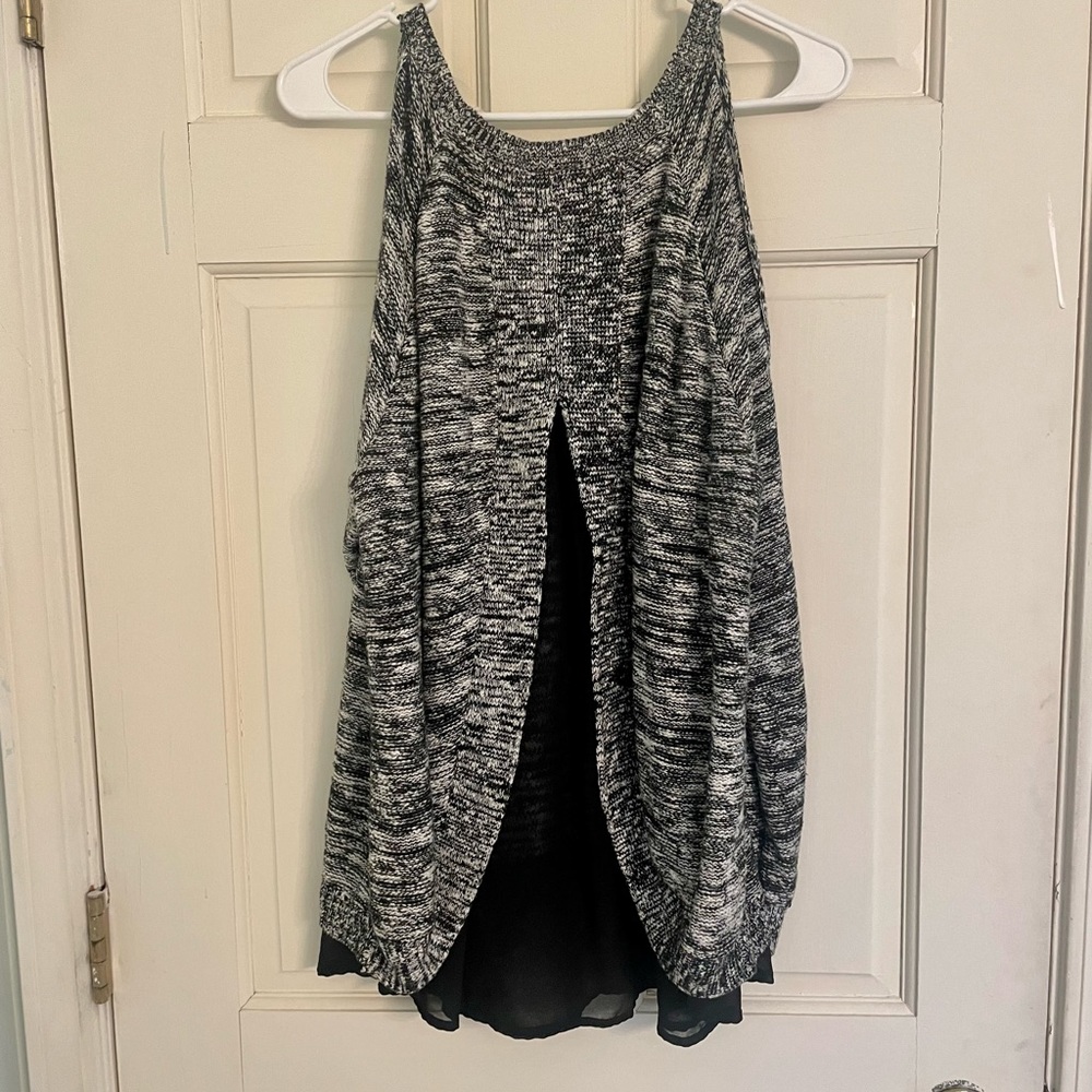 Torrid Split Back Cold Shoulder Sweater Size 1 - image 2